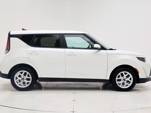 Used 2023 Kia Soul LX w/ Option Group 015 image 3