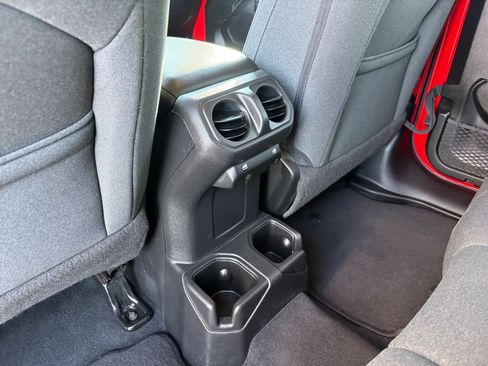 Used 2025 Jeep Wrangler Unlimited Sport AWD/4WD image 18