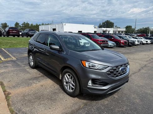Used 2021 Ford Edge SEL w/ Convenience Package AWD/4WD image 4
