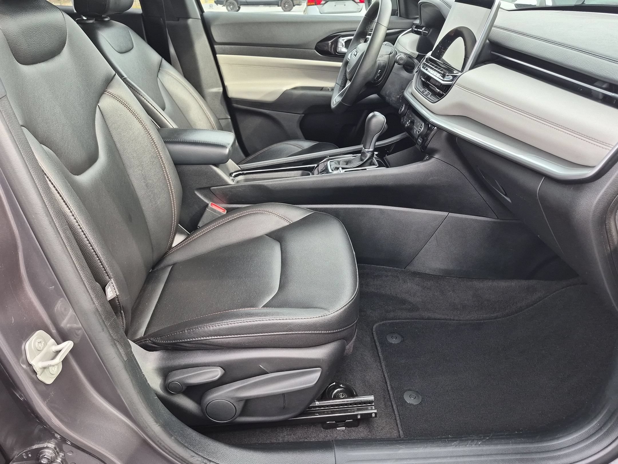 Used 2024 Jeep Compass Limited AWD/4WD image 35