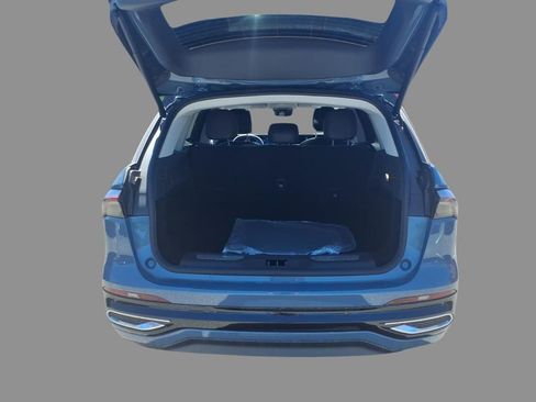 New 2026 Lincoln Nautilus Reserve AWD/4WD image 8