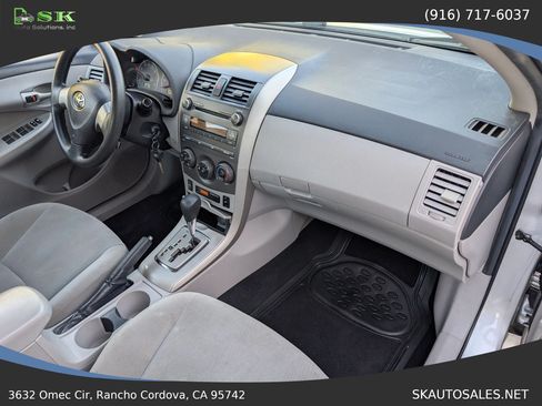 Used 2011 Toyota Corolla LE FWD image 24