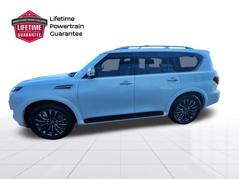 Used 2023 Nissan Armada Platinum w/ Captain's Chairs Package RWD image 2