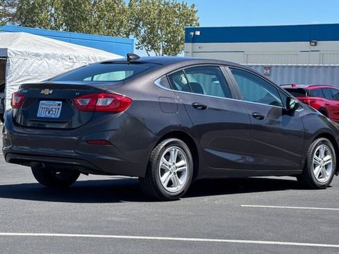 Used 2016 Chevrolet Cruze LT image 4