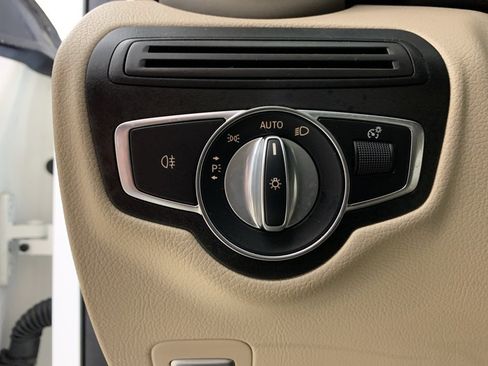 Used 2021 Mercedes-Benz GLC 300 image 17