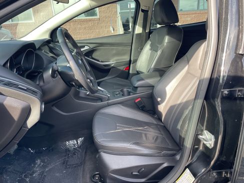 Used 2014 Ford Focus Titanium image 11