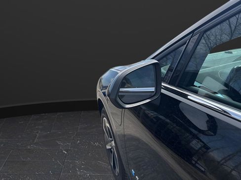 Used 2025 Chevrolet Equinox EV LT w/ Convenience Package image 10