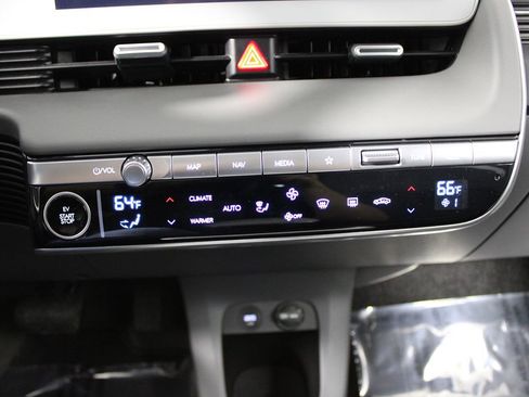Used 2024 Hyundai Ioniq 5 SE image 14
