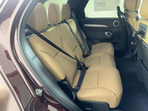 New 2026 Land Rover Discovery Limited Edition image 27