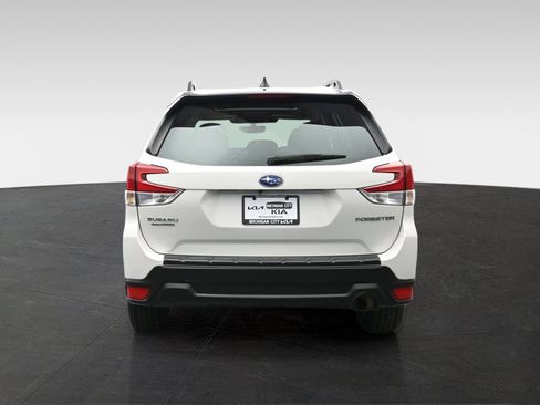 Used 2024 Subaru Forester Premium AWD/4WD image 3