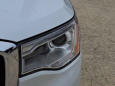 Used 2018 GMC Acadia Denali w/ Technology Package FWD image 9