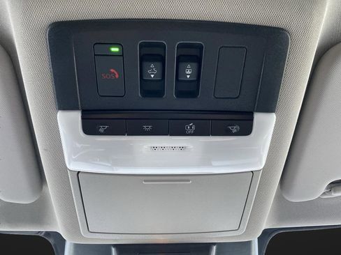 Used 2025 Nissan Rogue SL w/ SL Premium Package image 27