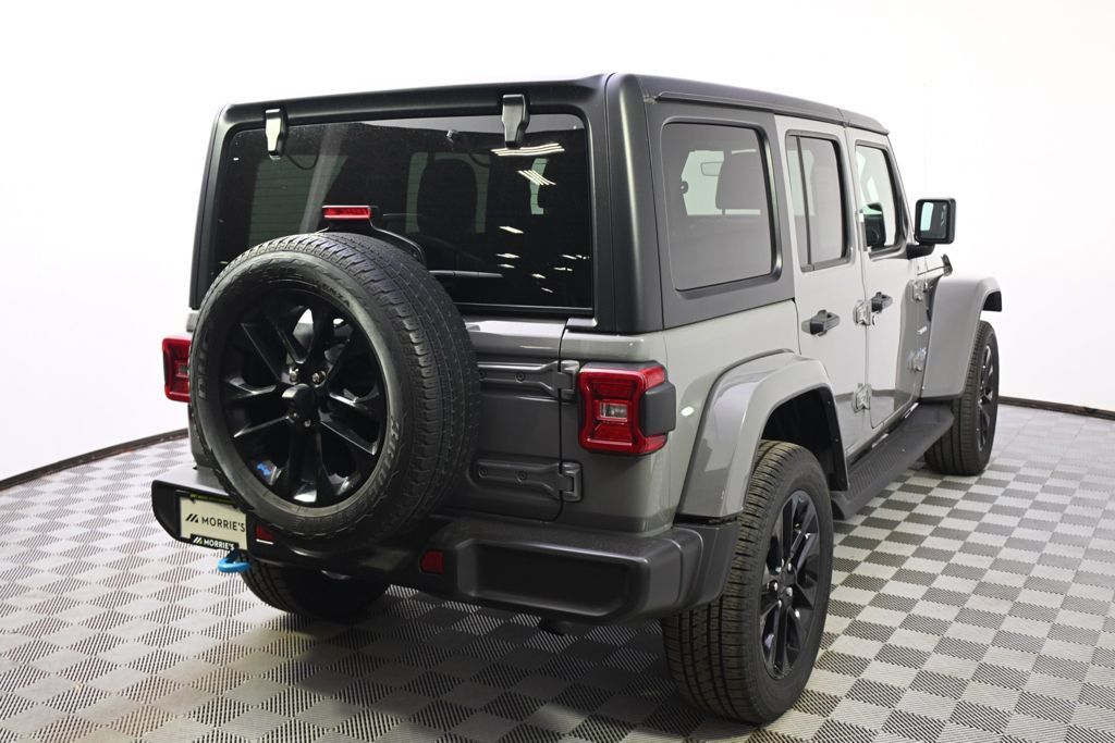 Used 2023 Jeep Wrangler Unlimited Sahara AWD/4WD image 6