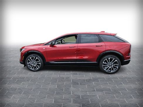 New 2025 Cadillac Optiq Sport 2 w/ LPO, Floor Liner Package image 2