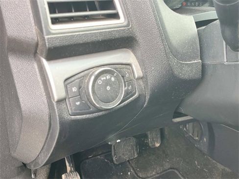 Used 2017 Ford Explorer XLT image 25