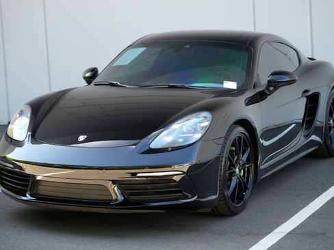 Used 2018 Porsche 718 Cayman RWD image 37