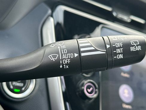 Used 2022 Chevrolet Bolt EUV Premier w/ Sun & Sound Package image 39