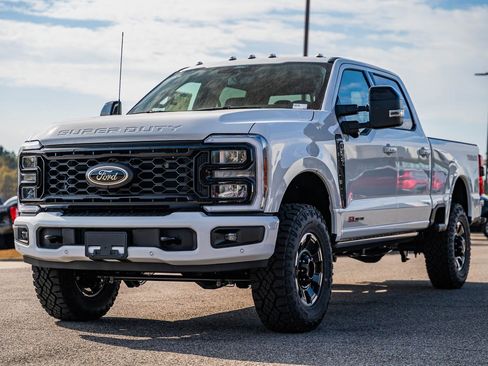 New 2026 Ford F350 Lariat w/ Tremor Off-Road Package image 2