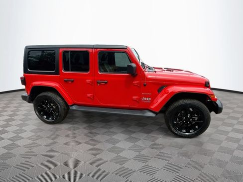 Used 2022 Jeep Wrangler Unlimited Sahara AWD/4WD image 5