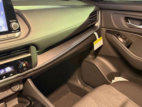 New 2026 Nissan Rogue SV image 9