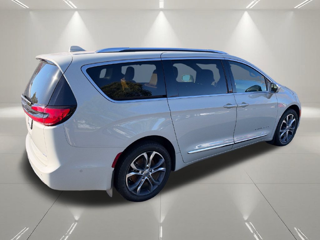 Used 2021 Chrysler Pacifica Pinnacle AWD/4WD image 7