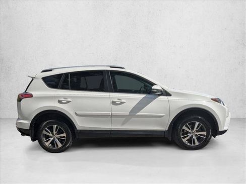 Used 2018 Toyota RAV4 XLE image 4