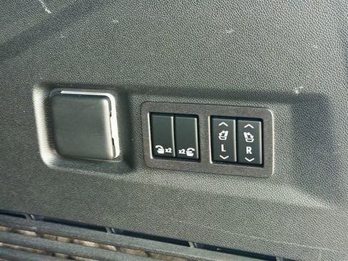 Used 2023 Chevrolet Tahoe High Country w/ Advanced Technology Package image 13