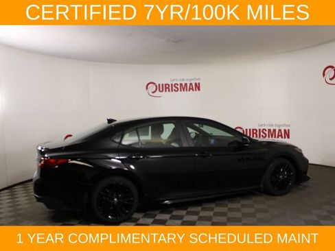 Used 2025 Toyota Camry SE FWD image 9
