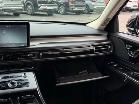 Used 2022 Lincoln Aviator AWD w/ Premium Package image 33