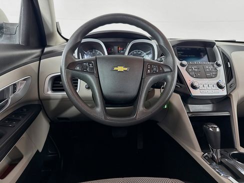 Used 2017 Chevrolet Equinox LS image 16