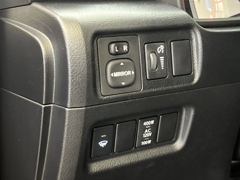 Used 2018 Toyota 4Runner SR5 Premium image 33