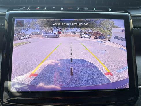 Used 2024 Jeep Grand Cherokee Limited w/ Black Appearance Package image 29