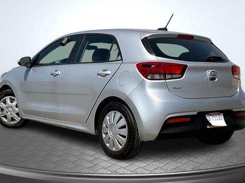 Used 2019 Kia Rio S image 2