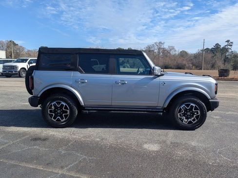 Used 2021 Ford Bronco Outer Banks image 4