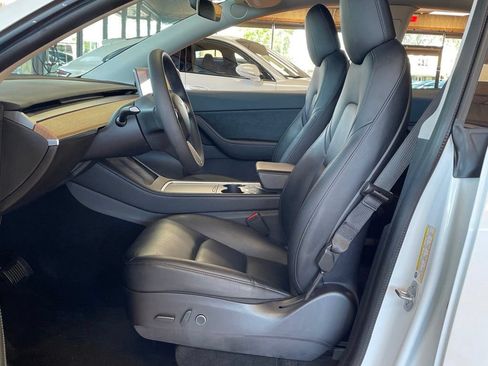 Used 2021 Tesla Model Y Long Range AWD/4WD image 10