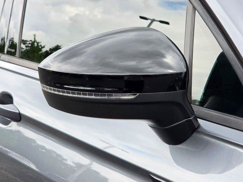 Certified 2023 Volkswagen Tiguan SE R-Line FWD image 12