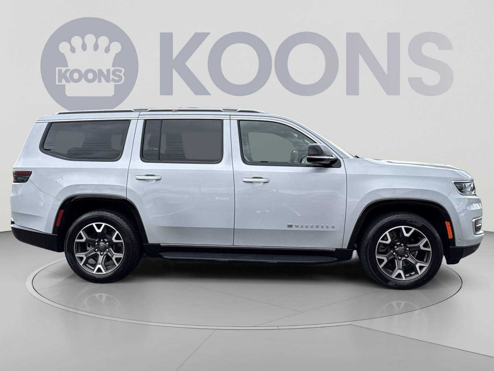 Used 2024 Jeep Wagoneer Series III AWD/4WD image 8