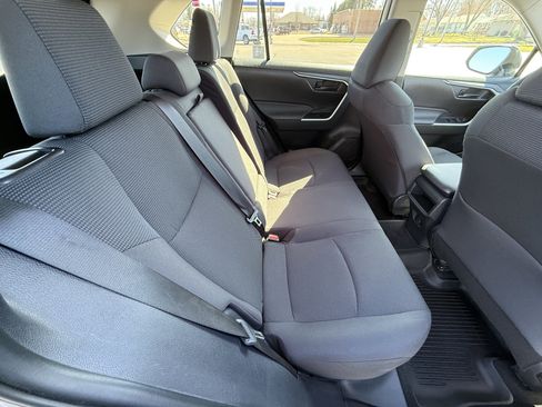 Used 2021 Toyota RAV4 LE image 15