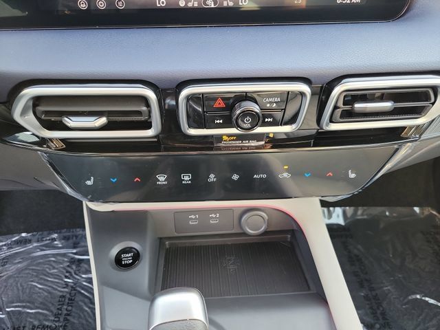 New 2026 Nissan Sentra SL w/ Floor Mat Package FWD image 17