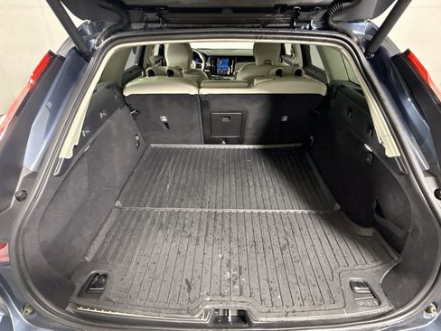 Used 2025 Volvo V90 B6 Cross Country Ultra w/ Protection Package Premier AWD/4WD image 35