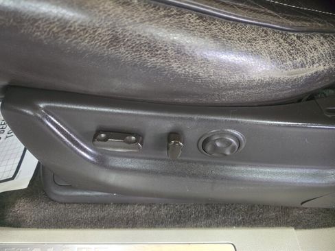 Used 2012 Cadillac Escalade Platinum image 23