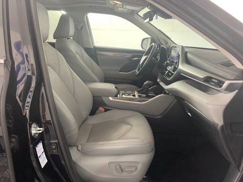 Used 2021 Toyota Highlander Limited AWD/4WD image 41