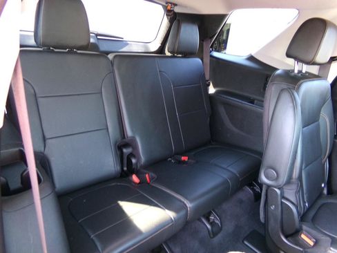Used 2020 Chevrolet Traverse LT w/ LT Premium Package AWD/4WD image 61