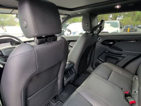 Used 2025 Land Rover Range Rover Evoque Dynamic SE image 15