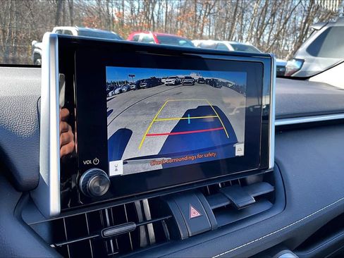 Used 2023 Toyota RAV4 XLE w/ Convenience Package image 28