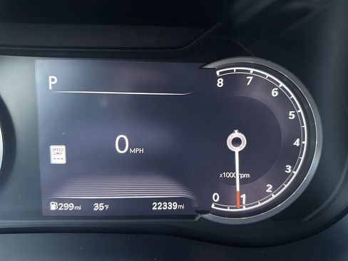 Used 2025 Genesis G70 2.5T image 19