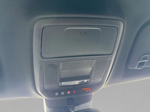 Used 2024 GMC Acadia Elevation image 23