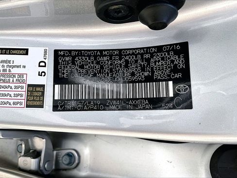 Used 2017 Toyota Prius V Four FWD image 16