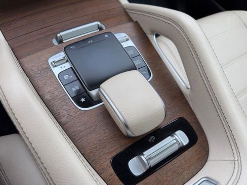 Used 2020 Mercedes-Benz GLS 450 4MATIC image 37