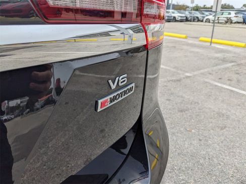 Used 2019 Volkswagen Atlas SEL Premium image 13